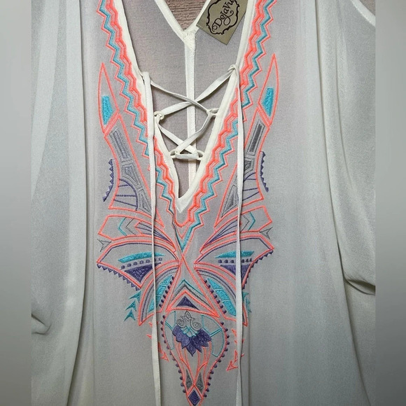 🌻 DeJaVu Sheer Open Shoulder Embroidered Cream Swim Cover-Up Women’s size Small - Picture 2 of 7